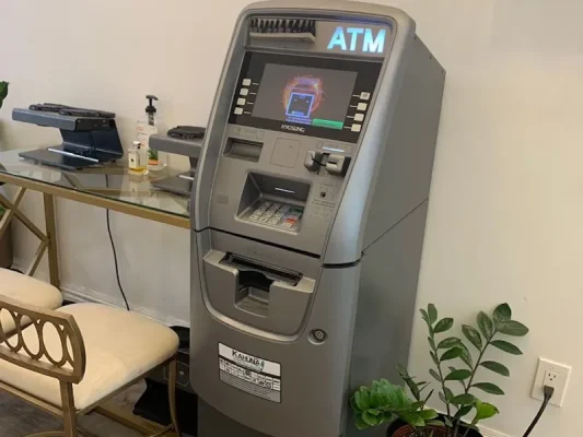 Khả Năng Tăng Doanh Thu Từ Máy ATM Cho Tiệm Nail